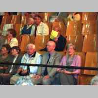 902-1002 Regionaltreffen 2005 Schwerin. Da der Saal ueberfuellt war, musste das Ehepaar Kugland auf der Tribuene sitzen.jpg